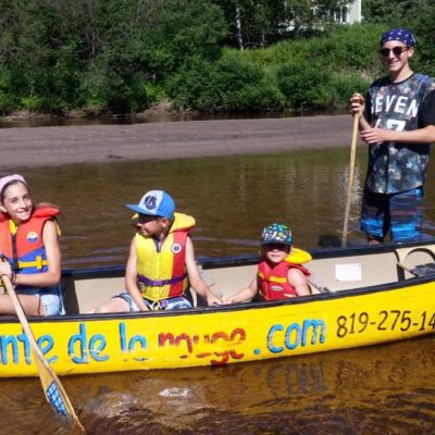 Canotage en famille sur la rivière Rouge