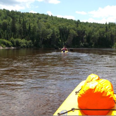 Camping de groupe sur la rivière Rouge