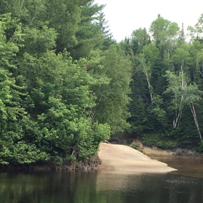 Paysage le long de la rivière Rouge